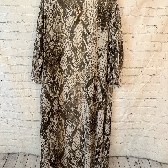 Turquoise Haven kimono - Picture 6 of 7